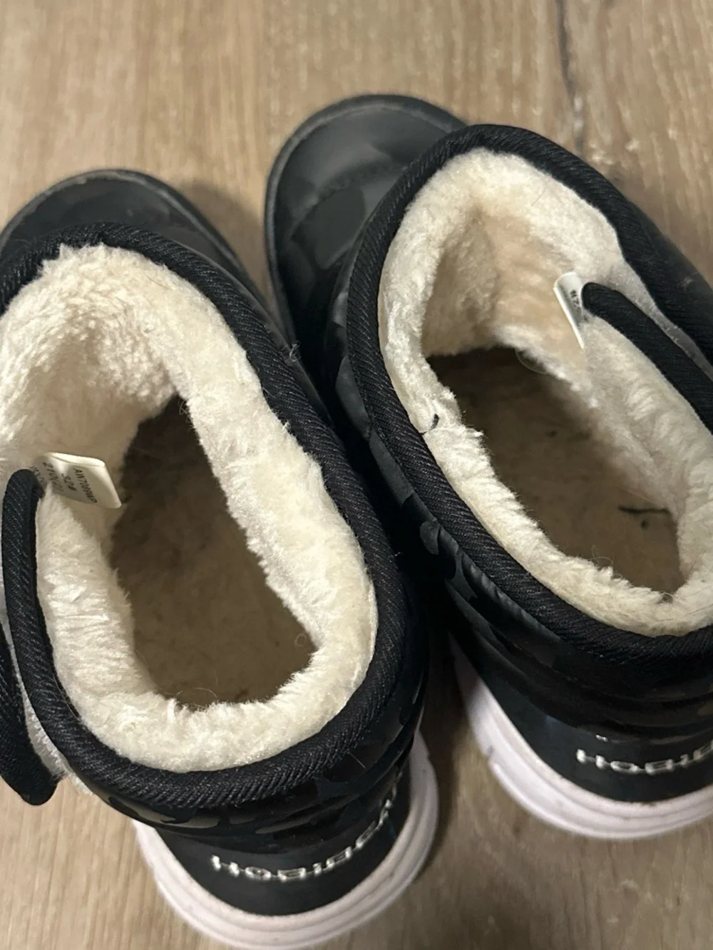 Hobibear Kids Black Puffer Winter Boots with Fur Lining
